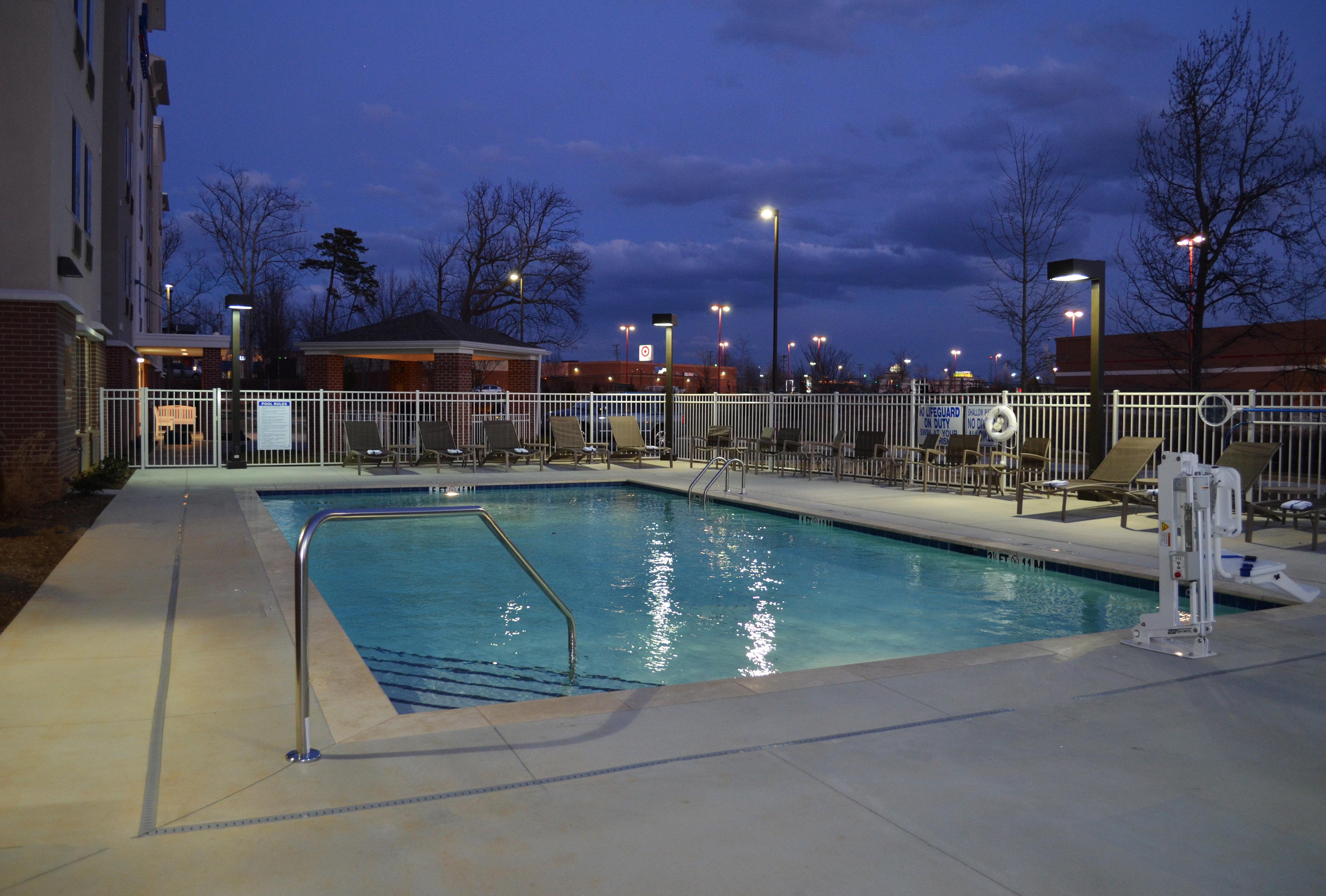 Candlewood Suites Greenville By Ihg Экстерьер фото
